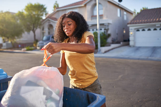 Best Construction Debris Removal  in Novi, MI